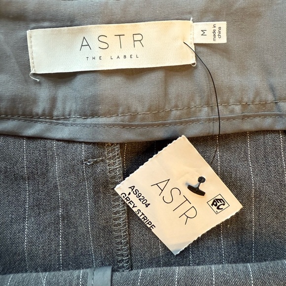 Astr The Label Grey Stripe Wrap Skirt - Picture 3 of 5